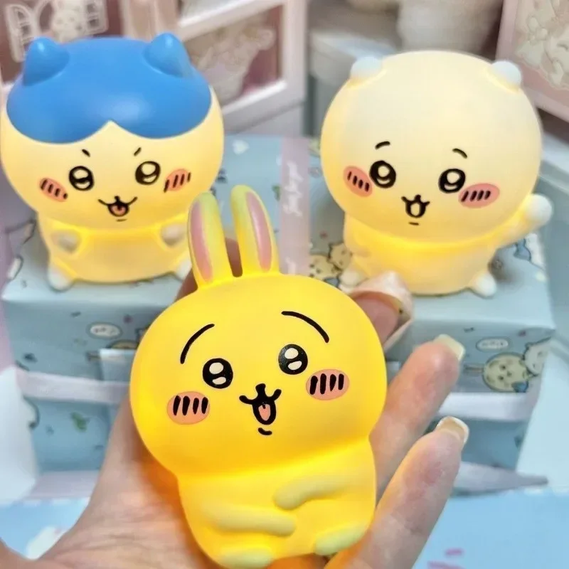 Desk Setup Lamp - ちいかわうさぎ ハチワレ ソフトグロー ナイトライト、かわいい漫画風ムードランプ、寝室やベッドサイド、机の上の装飾品、お土産、ギフトに。