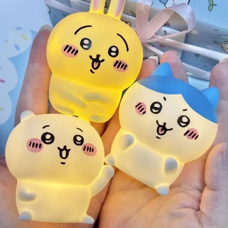 ちいかわうさぎ ハチワレ ソフトグロー ナイトライト、かわい - Desk Setup Lamp のレビューと価格
